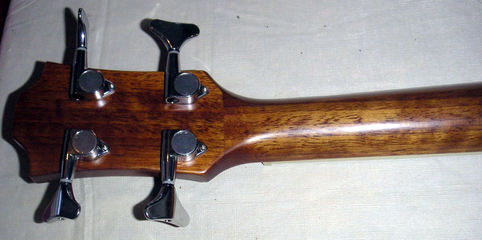 Hohner Bass HAB40 acousticelectric